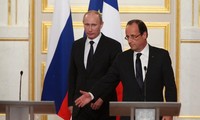 François Hollande en visite en Russie pour resserrer les liens économiques