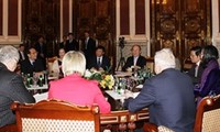 Nguyen Sinh Hung rencontre le président du Conseil législatif de St-Pétersbourg