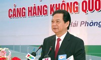 Nguyen Tan Dung à la mise en chantier de l’aéroport de Cat Bi