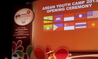 Vietnam rejoint le camp de la jeunesse de l'ASEAN à Singapour