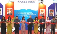 Ouverture du salon de livre Vietnam-Grande Bretagne