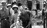 Vo Nguyen Giap honoré à l’école Quoc hoc de Hue