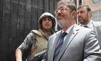 Egypte : le procès de Morsi ajourné au 8 janvier 2014