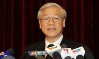 Nguyen Phu Trong travaille avec la permanence du Conseil central de théorie