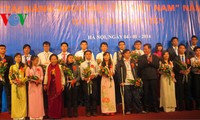 Plus de 200 projets décorés du prix « jeunes talents scientifiques vietnamiens de 2013 »