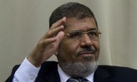 Egypte: Morsi sera jugé pour «outrage à magistrat», de même que des figures libérales