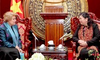 Tong Thi Phong reçoit la représentante de l’Unicef au Vietnam