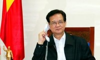 Nguyên Tân Dung au téléphone avec le chef du bureau de la Maison Blanche