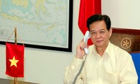 Entretien téléphonique entre les Premiers ministres vietnamien et malaisien