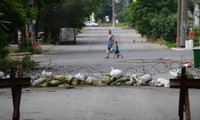 Ukraine: Porochenko pour des couloirs humanitaires, début possible d'une désescalade