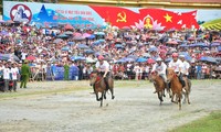 La course hippique de Bac Ha, un trait culturel original des ethnies du Nord Ouest