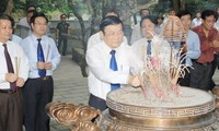 Il y a 60 ans, le président Ho Chi Minh visitait les temples des rois Hung