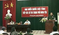 Le ministre de la défense rencontre l’électorat de Hung Yên 