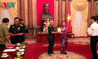 Nguyen Thi Doan rencontre les anciens combattants de la citadelle de Quang Tri