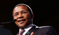 Activités du président tanzanien au Vietnam 