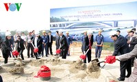 Mise en chantier du pont Bac Luan II reliant le Vietnam et la Chine