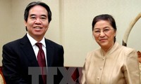 Une délégation de la Banque d'État du Vietnam en visite au Laos