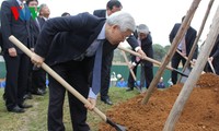 Nguyen Phu Trong à la fête de plantation d’arbres