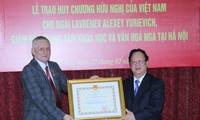 Remise de la médaille d’amitié au directeur du centre scientifique et culturel russe