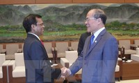 Le président du Parlement des Maldives reçu par Nguyen Sinh Hung