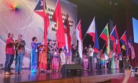 Le Vietnam au forum populaire de l’ASEAN 2015 à Kuala Lumpur