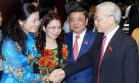 Le SG Nguyen Phu Trong rencontre les électeurs de Hanoi