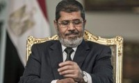 Bruxelles, Washington et Rome appellent à réviser la peine de mort de Morsi