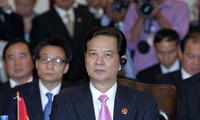 Nguyen Tan Dung participe aux sommets au Myanmar