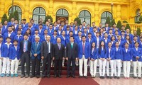 Les sportifs du Sea Games 28 reçus par Truong Tan Sang