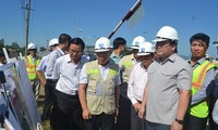 Hoang Trung Hai inspecte la construction de l’autoroute Danang-Quang Ngai