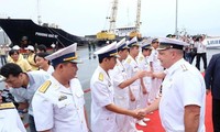 Trois navires militaires russes à Danang