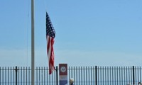 Premier drapeau américain hissé à Cuba depuis 54 ans