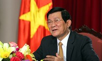 Le président Truong Tân Sang reçoit l’ambassadeur du Laos