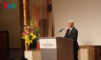 Nguyen Phu Trong inaugure le forum de coopération Vietnam-Japon 