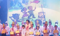 La fête de la mi-automne pour les enfants démunis de Hanoi