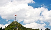 La tour du  drapeau de Lung Cu