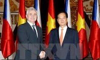 Le président du Sénat tchèque termine sa visite au Vietnam