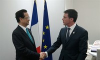 COP21 : Entretien Nguyen Tan Dung-Manuel Valls