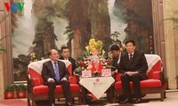 Nguyen Sinh Hung reçoit le secrétaire du comité du PCC du Hunan