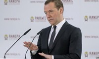 Medvedev: L’économie russe devra faire face à de nouveaux problèmes en 2016