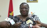 Truong Tan Sang rencontre la présidente du Parlement mozambicain