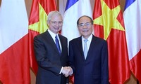 Entretien Nguyen Sinh Hung - Claude Bartolone 