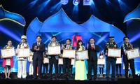 Remise des prix Jeune figure illustre du Vietnam