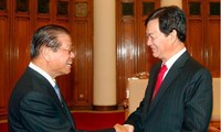 Le vice-Premier ministre laotien reçu par les dirigeants vietnamiens