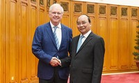 Nguyen Xuan Phuc reçoit le président du Programme Vietnam de Harvard