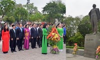 Commémorations du 146e anniversaire de la naissance de Lénine à Hanoi