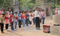 Ninh Binh: pèlerinage des enseignants et élèves vietnamiens de Thaïlande