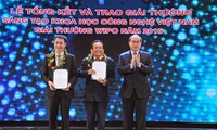 Remise des prix technico-scientifiques du Vietnam en 2015 