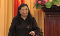 Tong Thi Phong reçoit les ambassadeurs britannique et italien