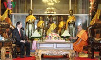 Tran Dai Quang rencontre deux bonzes supérieurs cambodgiens